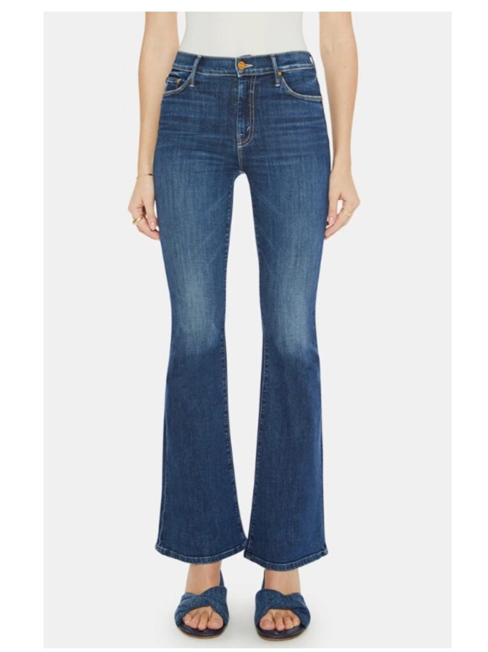 MOTHER The Weekender Flare Jeans in Teaming Up Medium Wash Size 27